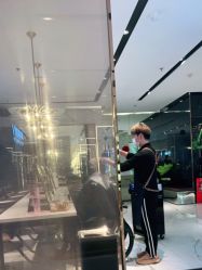 -罗亚帝造型·烫发染发