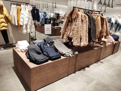 -URBAN REVIVO(西安Momopark店)