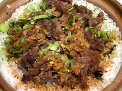 泡椒牛肉煲仔饭-膳心记-明火四宝煲仔饭(燕南店)