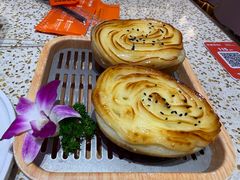 -小董哥烤串·爆汁大油边(故宫店)