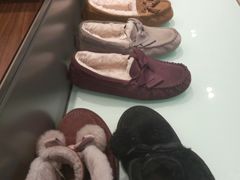 -UGG(燕莎奥特莱斯购物中心店)
