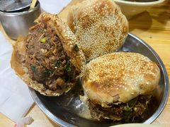 烧饼夹肘子肉-昌顺马记小吃店(昌盛园店)