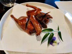 脆皮乳鸽-名佳荟