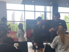 -奔驰上海利星(七宝店)