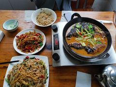 -牛八宝桂林米粉(八里庄店)