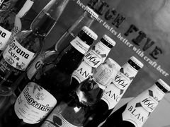 -HIGH FIVE哈福手工汉堡(桂林路店)