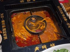 -老牌坊云南鱼豆花火锅(哈西万达店)
