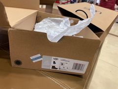 -UGG(燕莎奥特莱斯购物中心店)