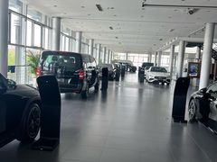 -天津波士信达奔驰4S店(卫津南路店)