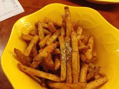 -BHC炸鸡(明洞总店)