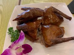 红烧脆乳鸽-添好运点心专门店(百老汇店)