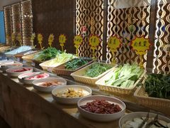 自助取餐区-火焰山自助烧烤涮石板烤肉(新华大街店)