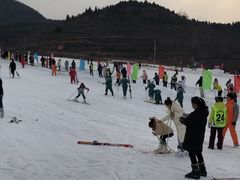 -济南卧虎山滑雪场