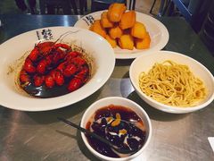 -龙巢盱眙龙虾·牛蛙·烧烤宵夜(八卦岭店)