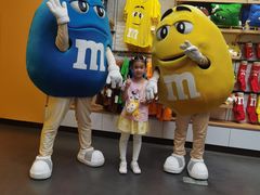 -m豆巧克力世界(上海世茂广场店)