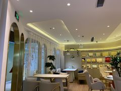 -燕庭·纯燕窝·甜品下午茶(南京西路店)