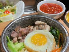 牛肉拌饭-明洞阿姨·韩式酱蟹烤肉·创意料理(三元桥店)