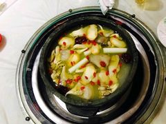 -南渝食府.墨脱石锅松茸鸡