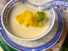 鲜芒果布丁-禄婶鸡煲·打边炉