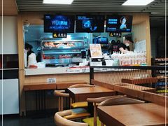 大堂-华莱士炸鸡汉堡(崇文门搜秀城店)