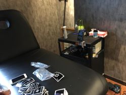 -鳌首刺青纹身 穿孔饰品店