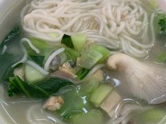 嫩鸡煨面-翡翠拉面小笼包(机场DFS店)