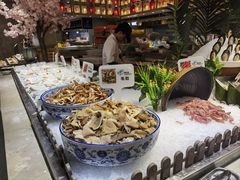 -锤头鲨毛肚海鲜烤肉自助餐厅(国购广场店)