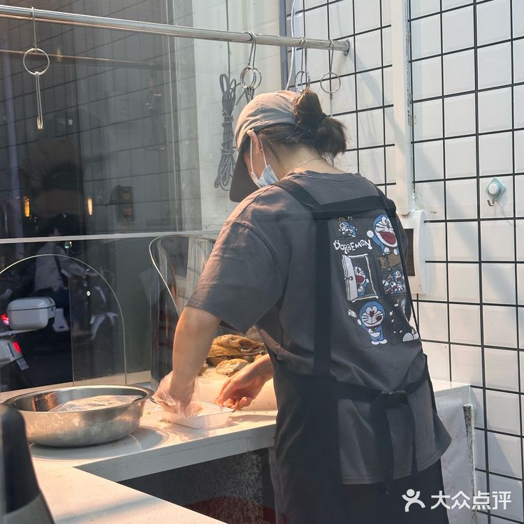 不去四会也能吃到不放一滴水的茶油鸡！