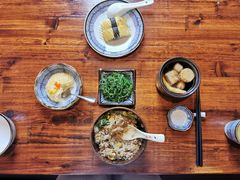 卤肉饭-轻音料理(王府星Mall店)