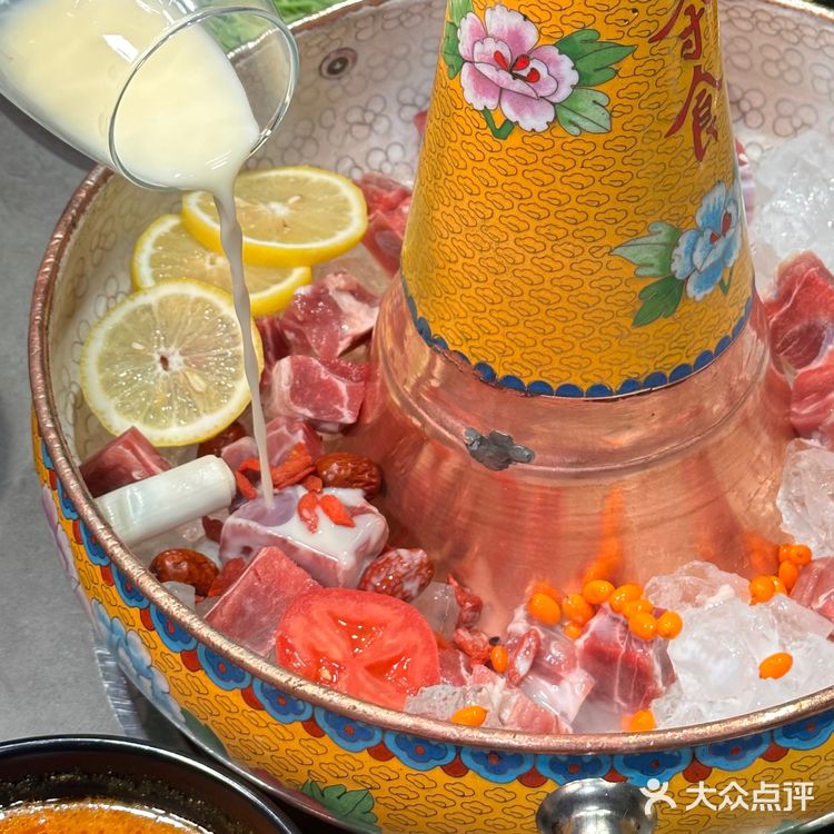 来新疆怎么能不吃沙棘火锅呢！！就在乌鲁木齐