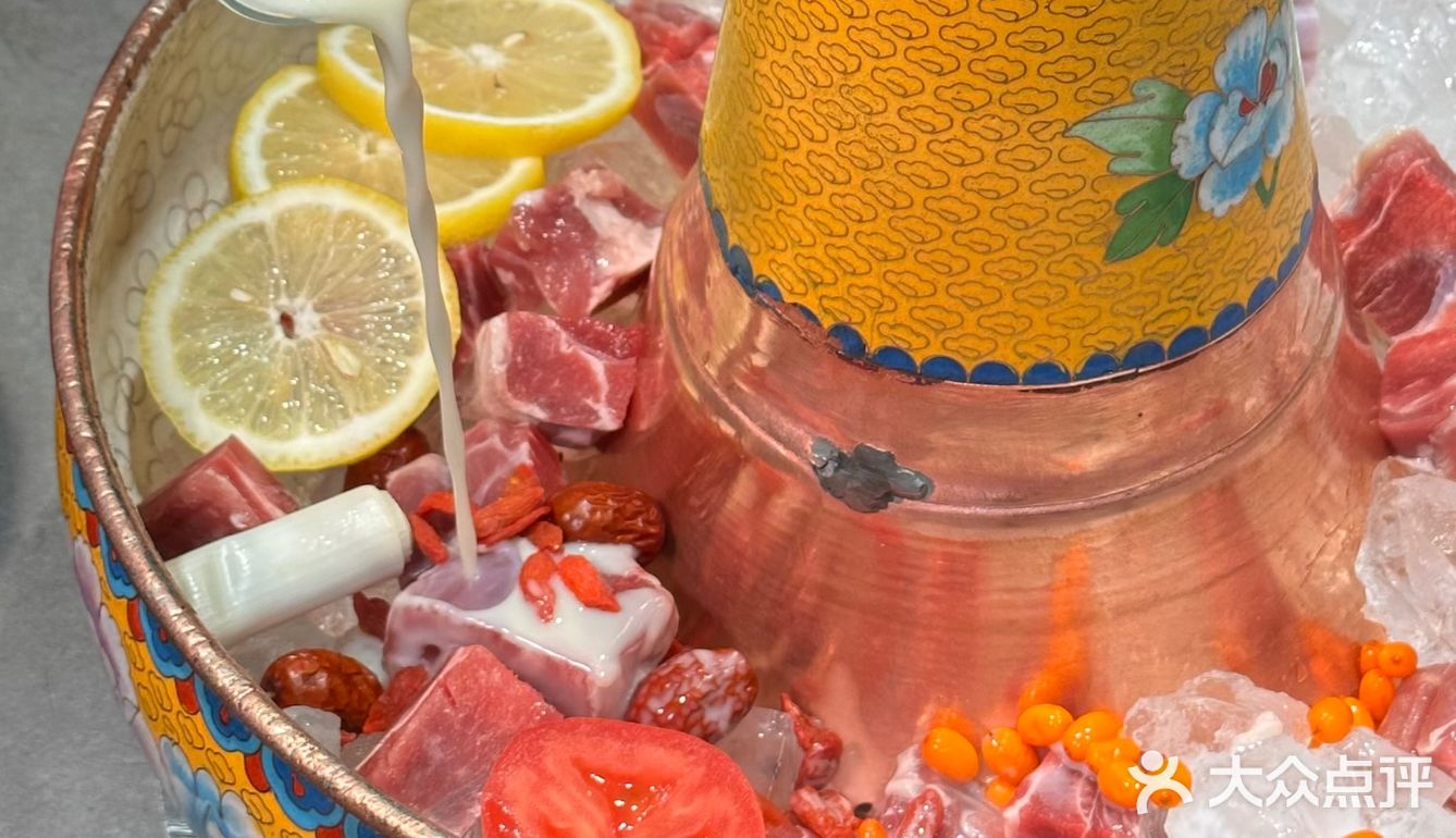 来新疆怎么能不吃沙棘火锅呢!!就在乌鲁木齐