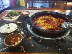 -灌县老妈砂锅串串香(万科红生活广场店)