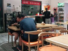 大堂-极有家小鱼小鸡石锅煲(佳兆业店)