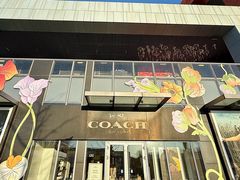 -百年港湾奥特莱斯(香炉礁店)