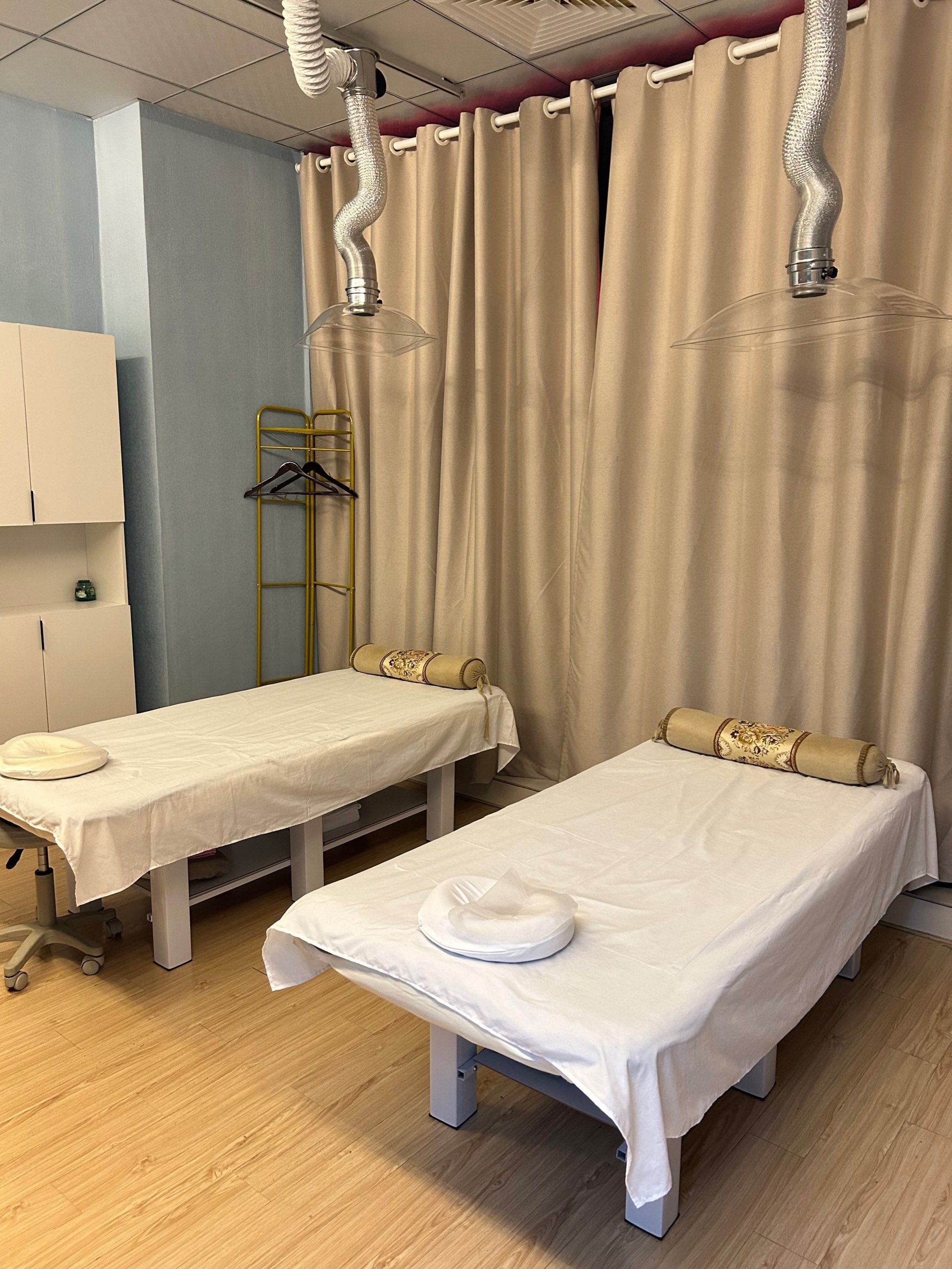 0元玩转这座城

没有想到在工作室里面的一家理疗店能按得这么