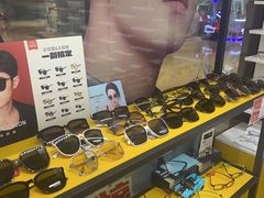 -诺柯视眼镜-蔡司依视路官方工厂店(淞南一店)