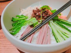 鸡丝凉米线-云海肴·汽锅鸡·云南菜(天山百盛优客店)