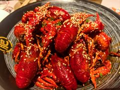 -肥肥虾庄·金牌油焖大虾(汉街SKP店)
