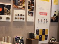 -灸春堂·艾灸·痛症·整脊连锁(之江银泰店)