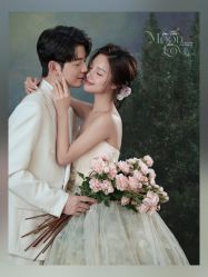 -雪中彩影婚纱摄影·微光艺术中心