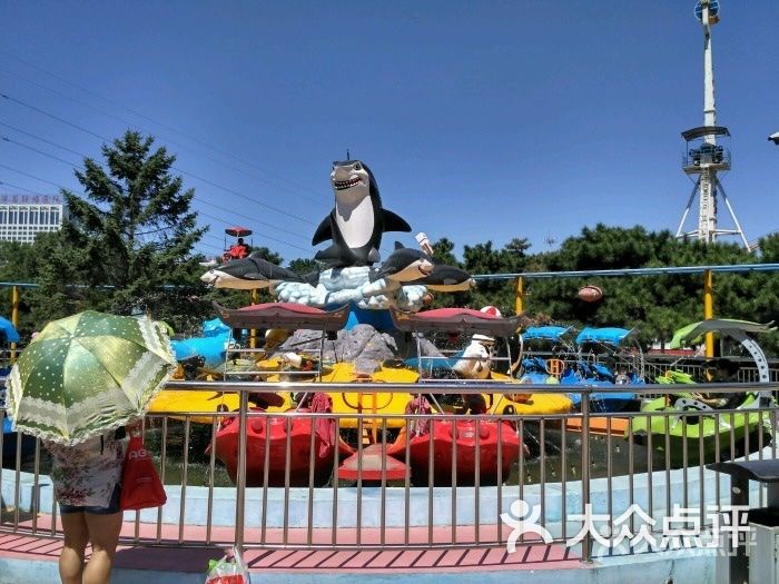小河沿万泉公园游乐场