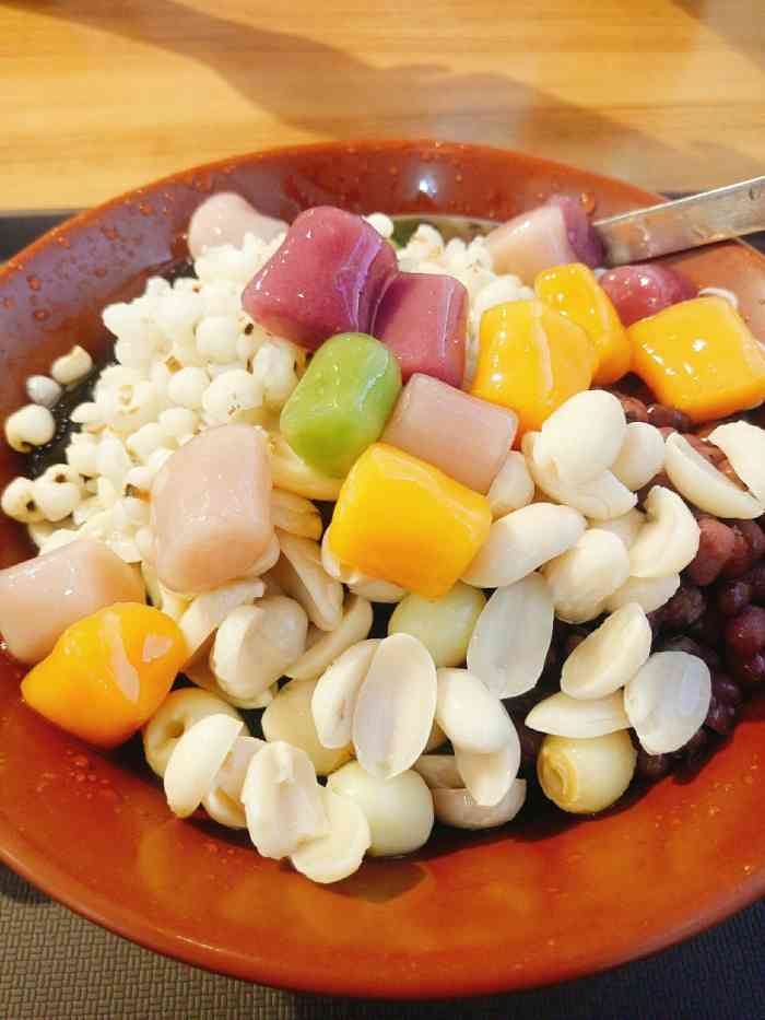 师兄芋圆(大洋百货店)-"吃的是芋圆,感觉没那么好吃,要的是热的,.