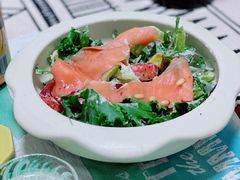 三文鱼牛油果沙拉-THE WOODS 简餐 (国贸商城店)