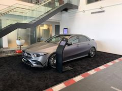 -上海星瀚奔驰4S店(红柳路店)