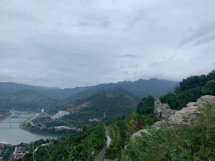 旬阳市太极城森林公园-"清明节假期自驾来到山城～旬阳游玩;太极.