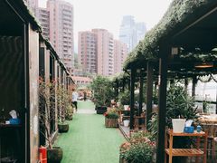 -冰冰龙虾·江湖菜·花园江景餐厅