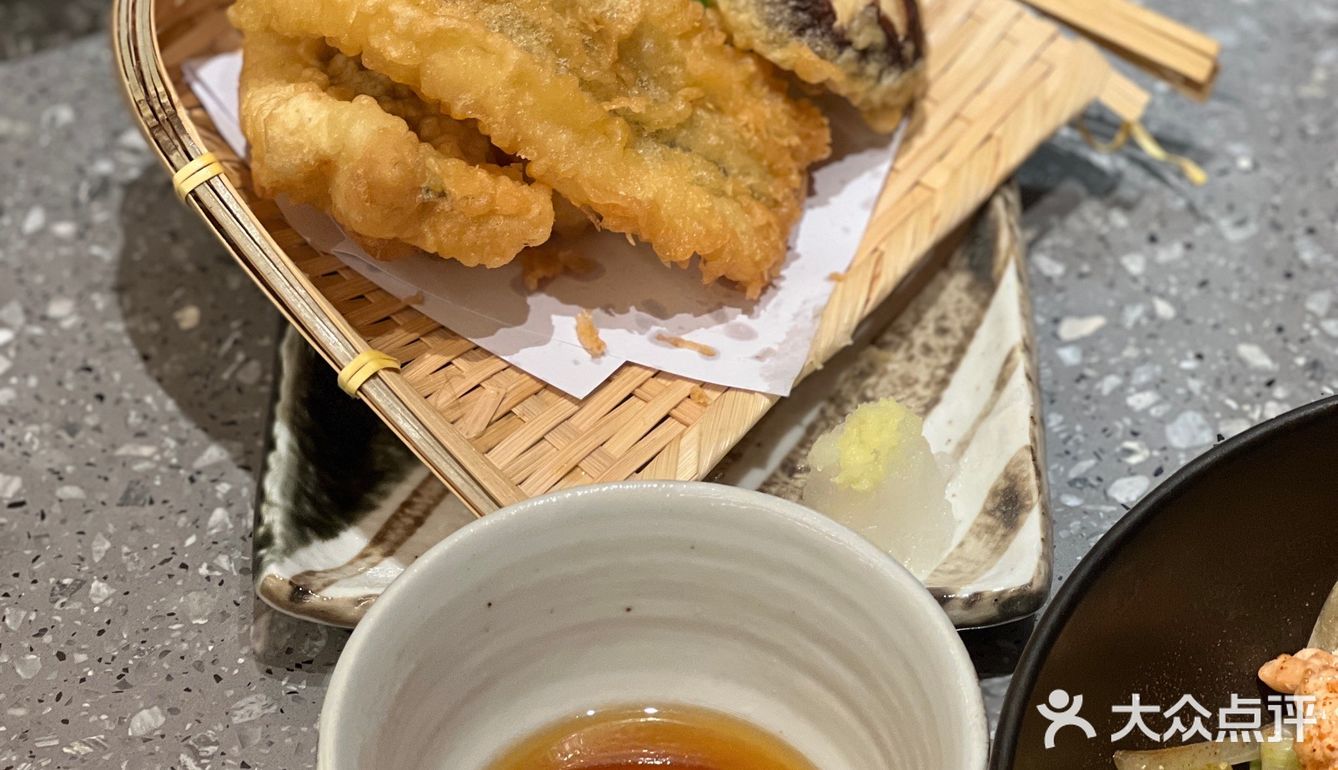 整个感觉很温馨。不同于传统回转寿司