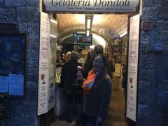 -Gelateria Dondoli