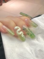 -进巍美甲美睫