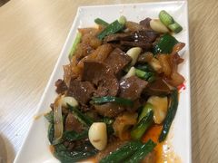 牛腩烧牛筋-老火大骨头汤馆